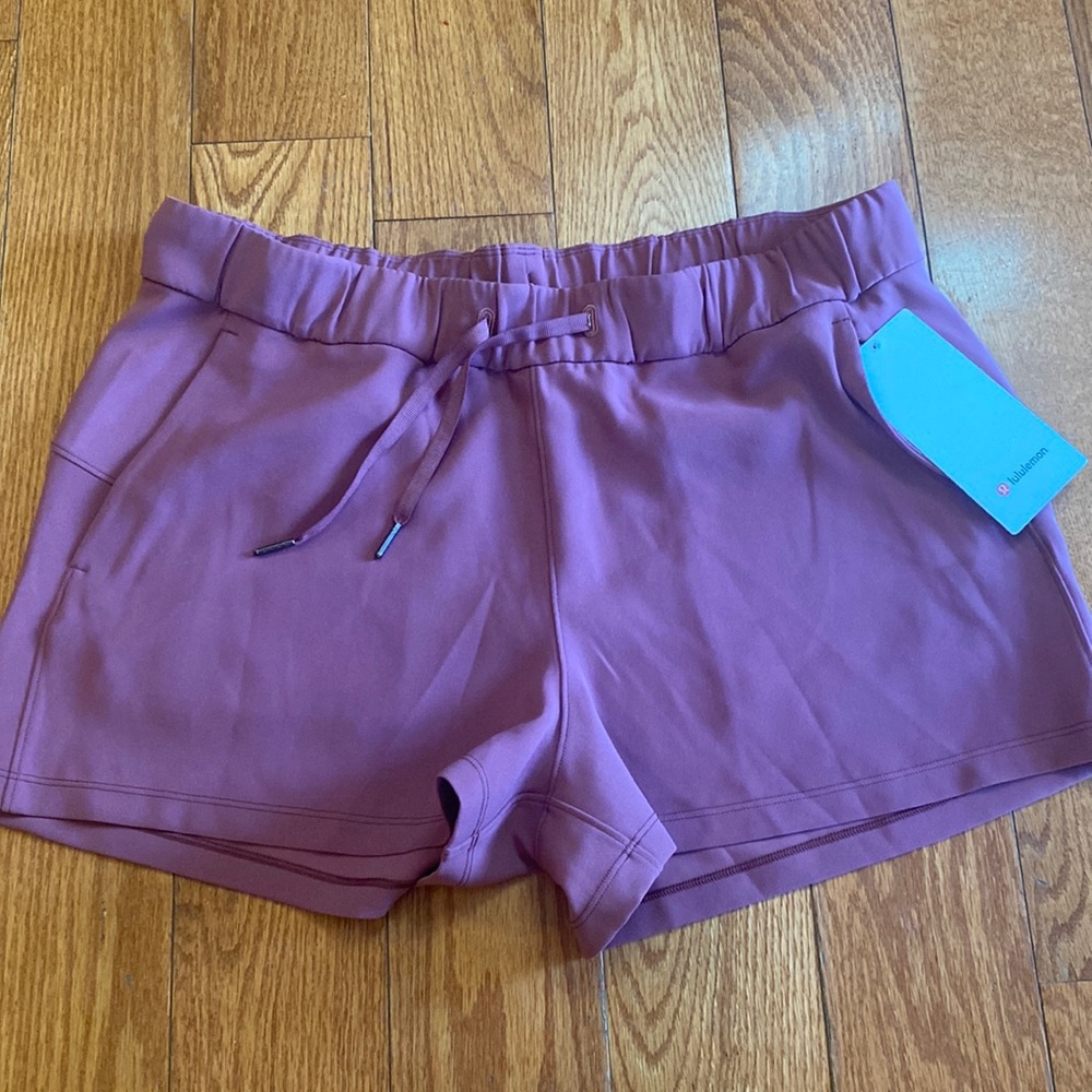 Lululemon shorts On the Fly